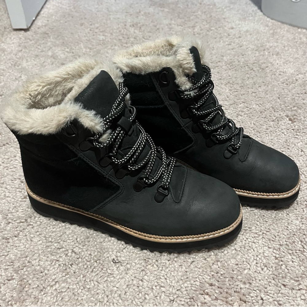 TOMS Black Mojave Boots